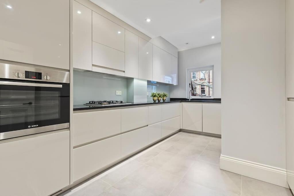 Luxury 3 Bed Flat In Kensington Apartment London Exterior photo